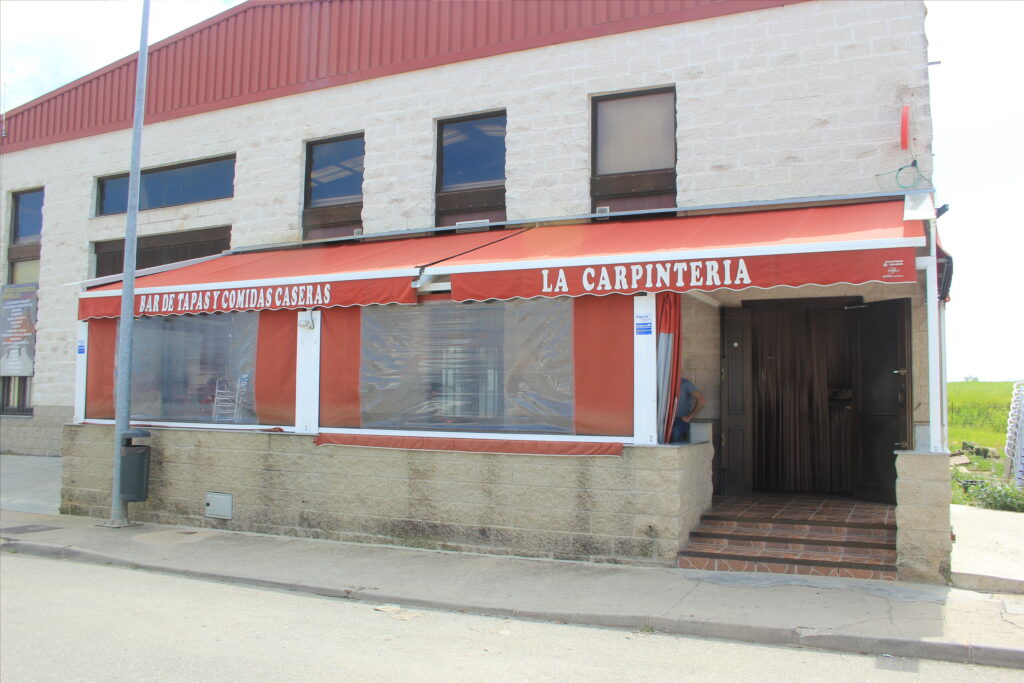 Imagen del exterior del Bar La Carpintería